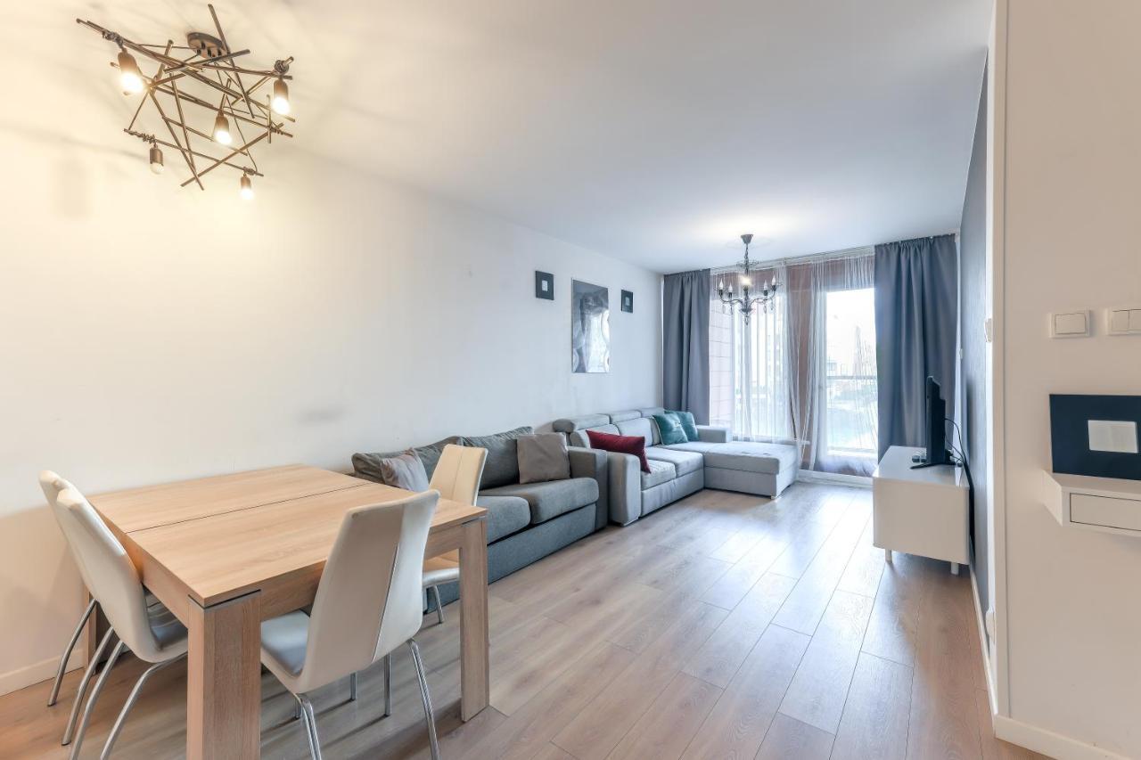 Apartmate Spacious Apartment With Balcony Oldtown For 6 People Gdansk Exterior photo